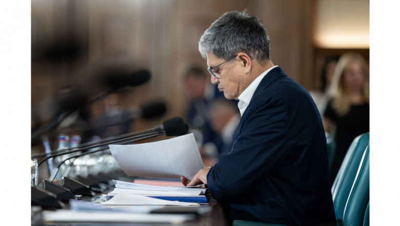 Bani de la fondul de Urgenta pentru refacera caselor distruse de inundatii Imagine