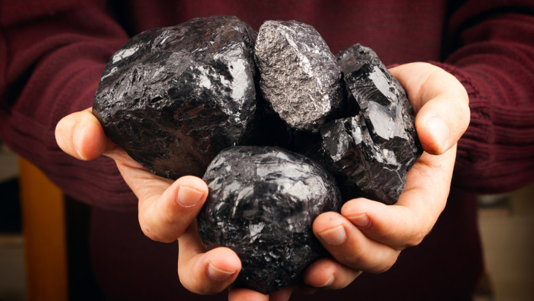 Bani de la UE pentru exploatarea de minerale rare. Statul vrea sa redeschida mina de grafit din Gorj. Localnica: „Nu credem” Imagine