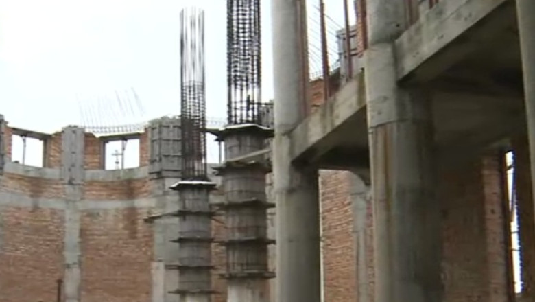 Bani in numele Domnului. Primaria Sacalaz a cheltuit peste doua milioane de lei pentru o biserica neterminata Imagine