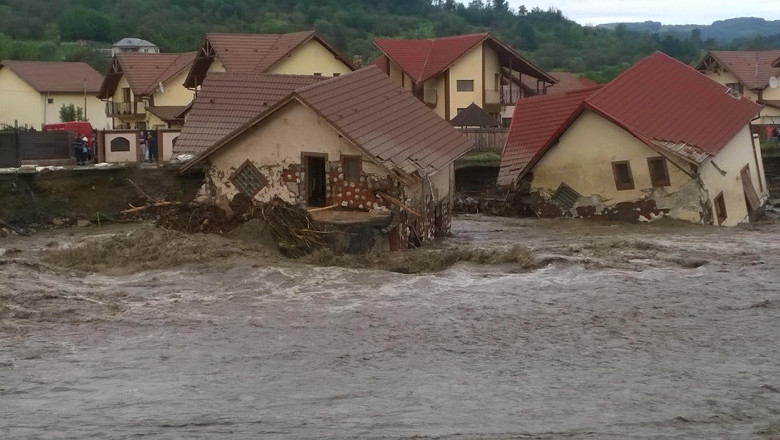 Bani pentru drumurile afectate de inundatiile din vara. Peste 93 de milioane de lei vor ajunge in Olt, Iasi, Mehedinti, Buzau si Valcea Imagine