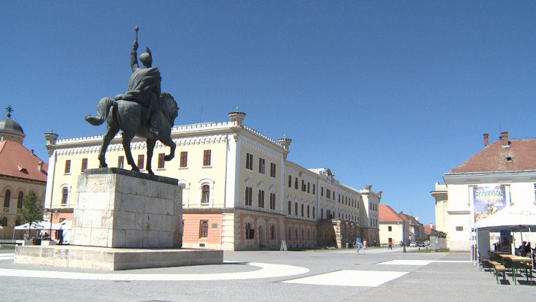 Bani pentru "Monumentul Unirii" Imagine
