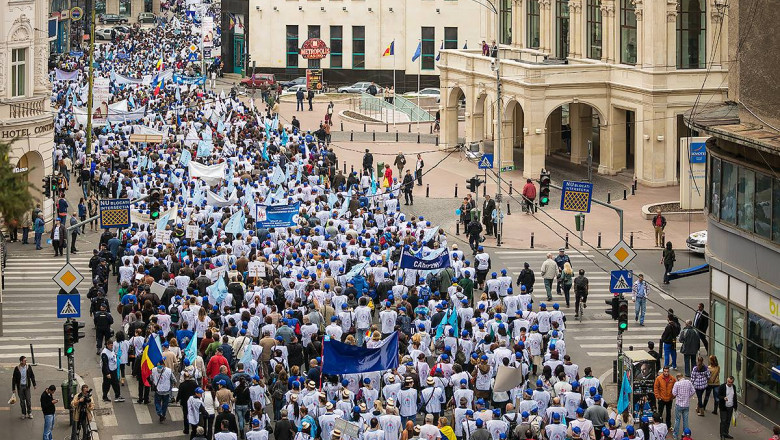 Bani pentru rezidenti si debutanti. Medicii si profesorii continua protestele, in ciuda anuntului facut de Guvern Imagine