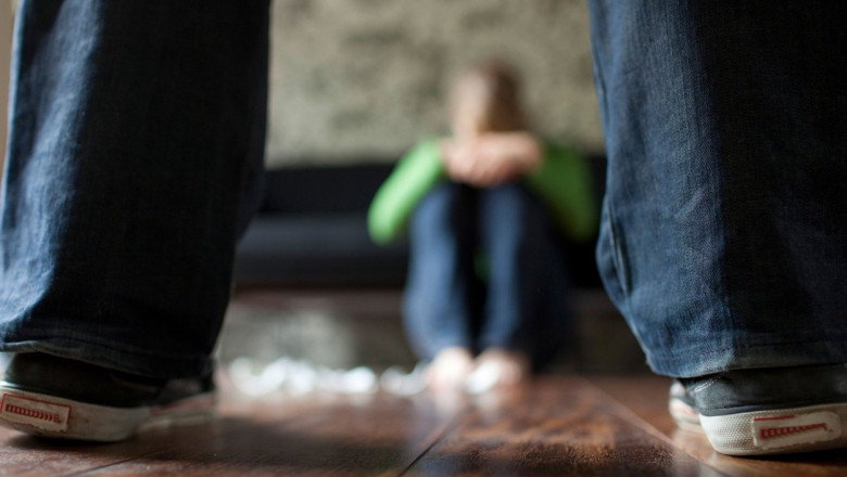 Barbat din Botosani condamnat pentru proxenetism dupa ce a convins doua tinere sa se prostitueze Imagine