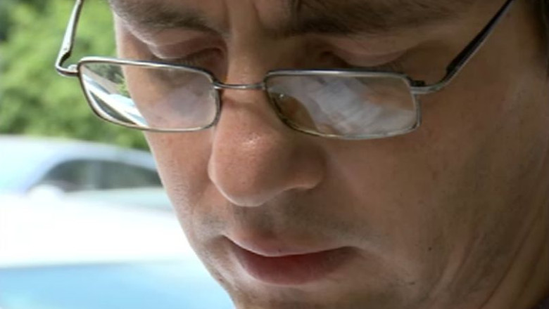 Barbatul care l-a scuipat pe Traian Basescu a incercat sa se sinucida Imagine