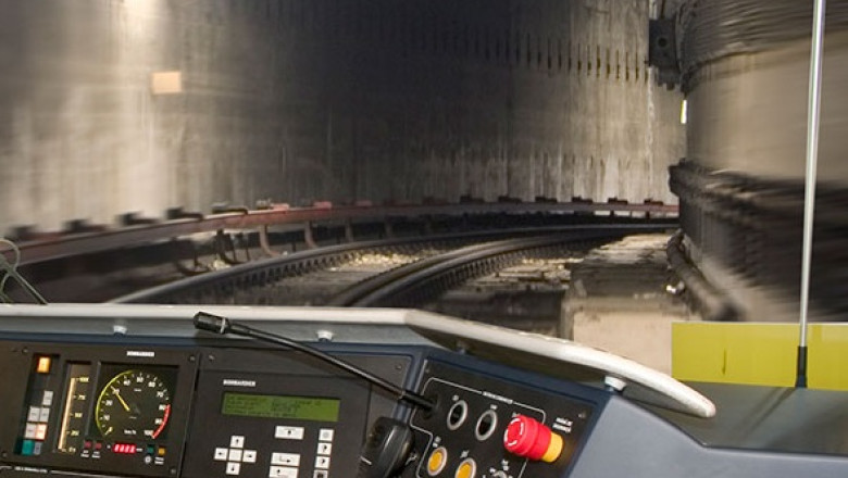 Barbatul care s-a aruncat in fata metroului la statia Crangasi a murit Imagine