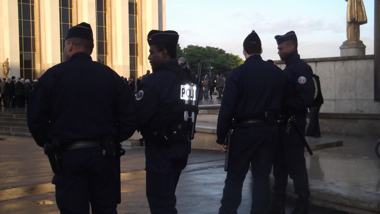 Barbatul suspectat de atacurile armate de la Paris a fost prins de politia franceza Imagine