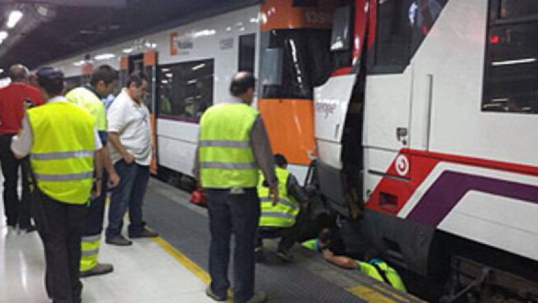 Barcelona. Cel putin 20 de raniti, dupa ciocnirea a doua trenuri regionale Imagine