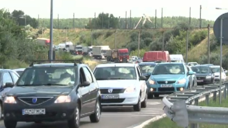Bariere ridicate, la Fetesti: trecerea Podului Fetesti - Cernavoda va fi libera pana luni, ora 14.00 Imagine
