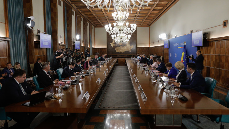 Barometrul vizibilitatii ministrilor. Ciolacu, Bucura-Oprescu si Bolos, pe primele locuri. Ce politicieni sunt la coada clasamentului Imagine