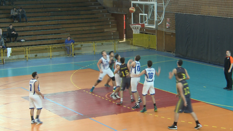 BASCHET. Calificare la masa verde  Imagine