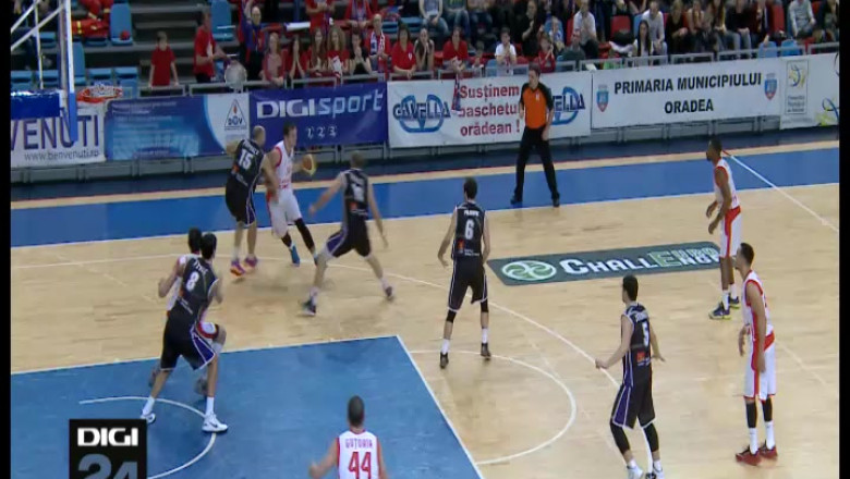 BASCHET. Cristian Achim, multumit de evolutia CSM-U Oradea Imagine