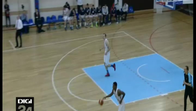 BASCHET. CSM a cedat la un singur punct la Rovinari. SCM Craiova, primul adversar al oradenilor in play-off Imagine