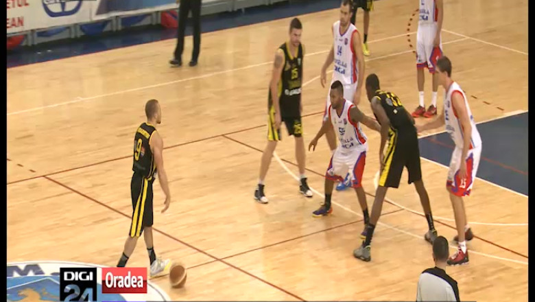 BASCHET. CSM Oradea a obtinut o victorie fara istoric, 92-63, in fata Timbei Timisoara Imagine