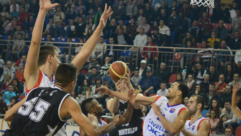 BASCHET. CSM Oradea, victorie in debut de campionat: 76-68 cu U Mobitelco Cluj Imagine