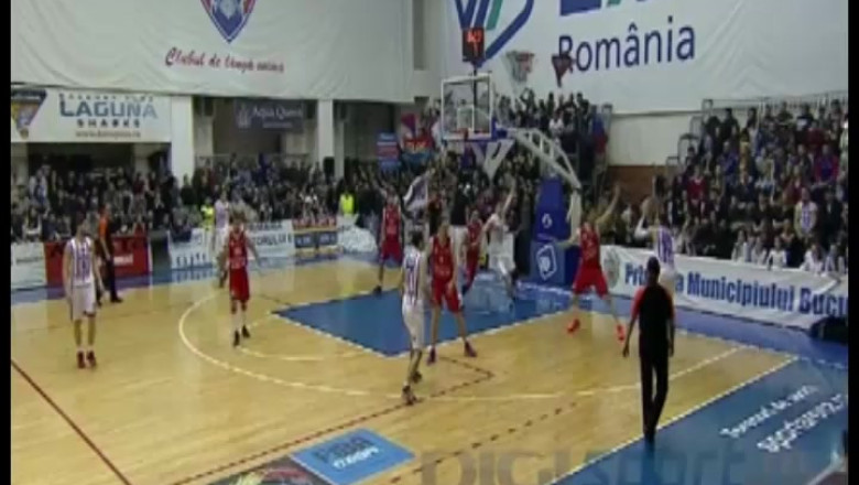 BASCHET. CSM-U Oradea a cedat in fata Stelei cu 75-92  Imagine
