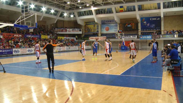 BASCHET. CSM-U Oradea a urcat pe podium, dupa victoria cu SCM U Craiova Imagine