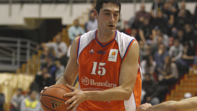 BASCHET. CSM-U si-a schimbat pivotul. Locul lui Gary McGhee va fi luat de Mladen Pantic Imagine