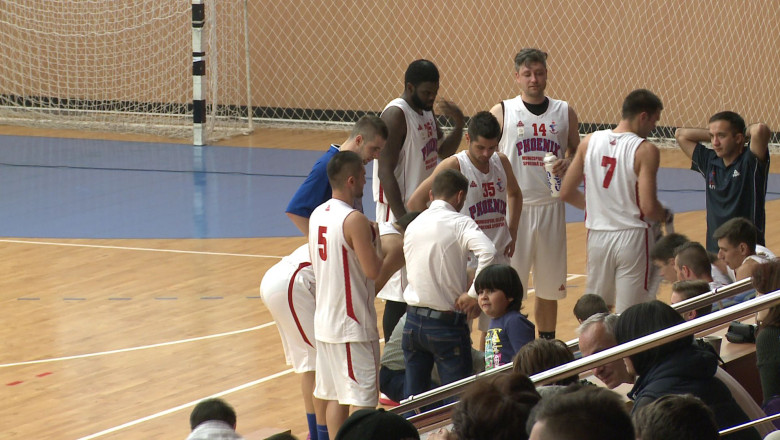 BASCHET. Debut cu dreptul in turneul semifinal Imagine