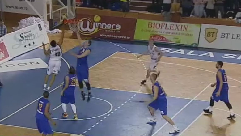 Baschet. Derby-ul Ardealului, castigat la scor de clujeni Imagine