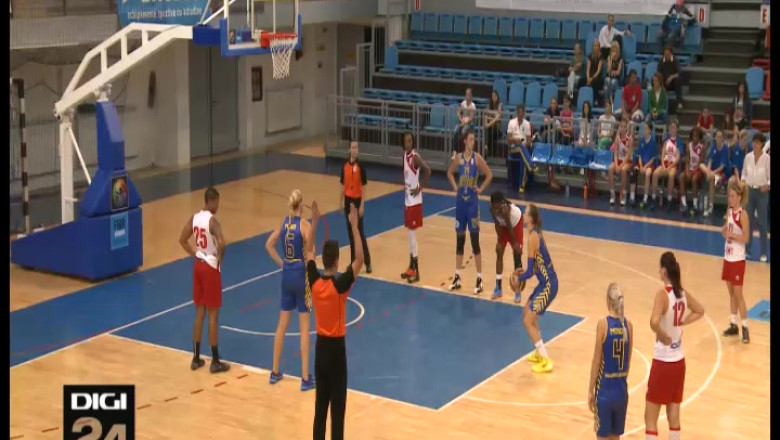BASCHET FEMININ. Infrangere asteptata: CSU Oradea - ICIM Arad 43-83 Imagine