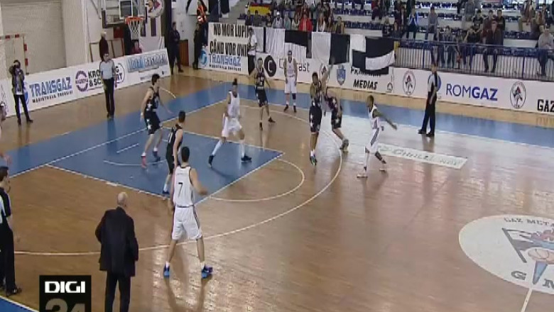 BASCHET. Gaz Metan Medias, tot mai departe de play-off  Imagine