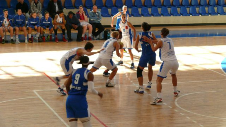 BASCHET. Inca o victorie pentru Olimpia Imagine