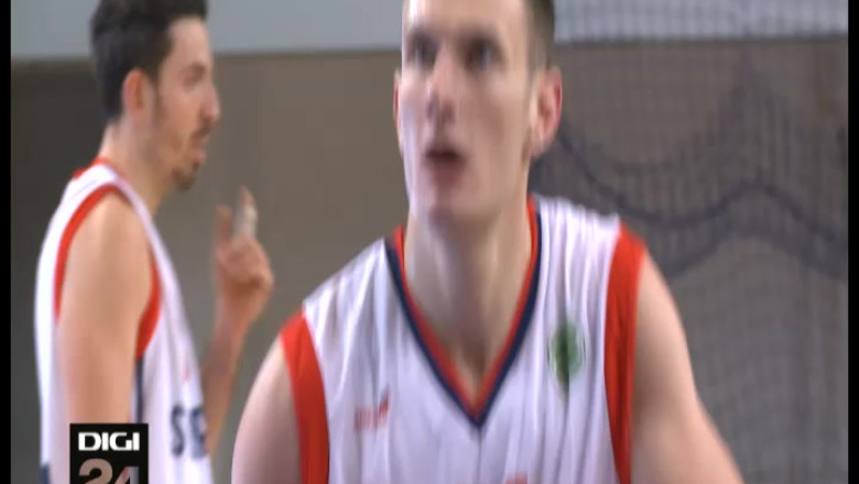 BASCHET. Inca un jucator al CSM-U Oradea ajunge la „cutit" Imagine