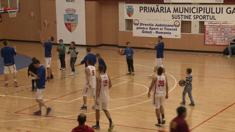 BASCHET. Incep meciurile dificile pentru Phoenix Imagine