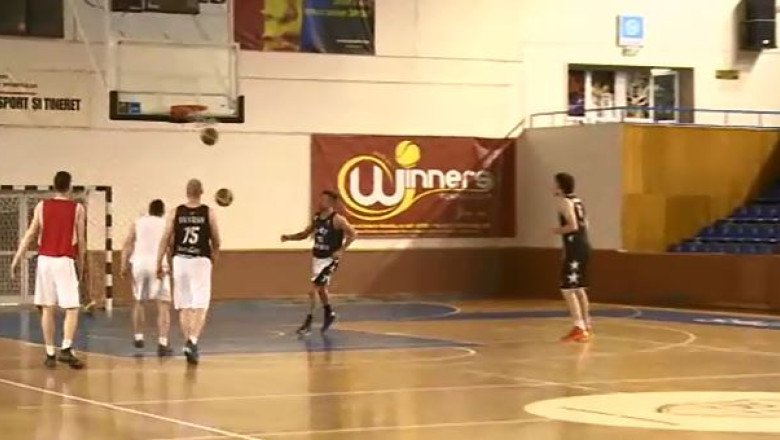 Baschet. Incepe finala mica Imagine