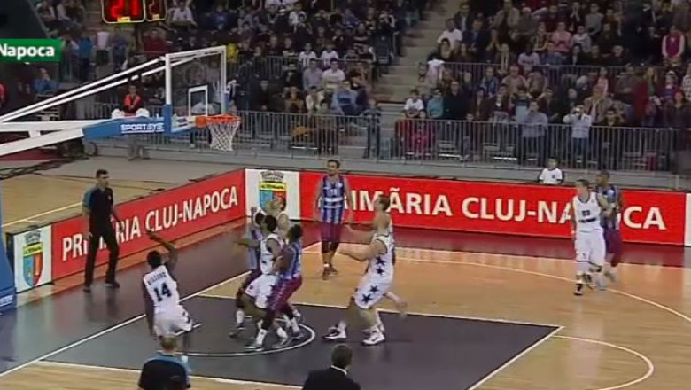 Baschet. Infrangere dramatica pentru "U" BT. Clujenii au pierdut in fata turcilor de la Trabzonspor cu scorul de 80-81 Imagine