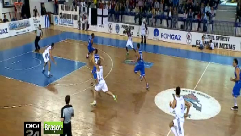 BASCHET. Infrangere la Moscova Imagine