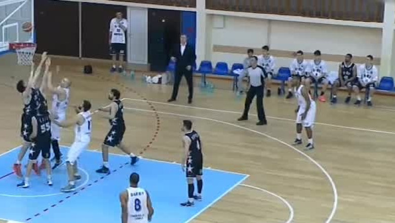 Baschet. Jucatorii echipei U Mobitelco i-au stors de „energie" pe cei din Rovinari  Imagine