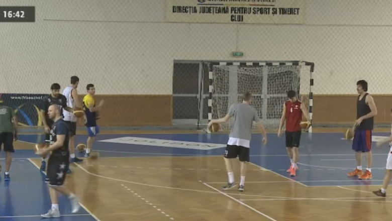 Baschet. Partida de foc in startul returului pentru U Mobitelco Imagine