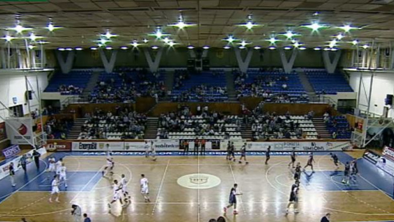 Baschet. Retur de foc la Timisoara pentru "U" Banca Transilvania Imagine