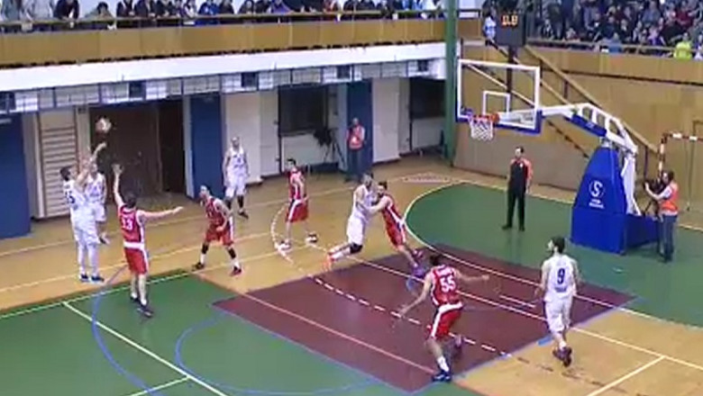 BASCHET. SCMU Craiova - CSM-U Oradea 98-95. Oltenii au obtinut o victorie dramatica in ultima secunda Imagine