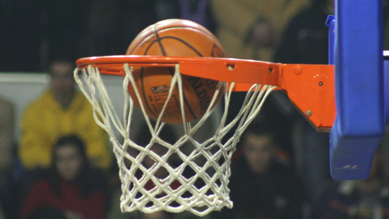 BASCHET. Si-au revenit "leii rosii": BC Muresul - CSM-U Oradea 76-78 Imagine
