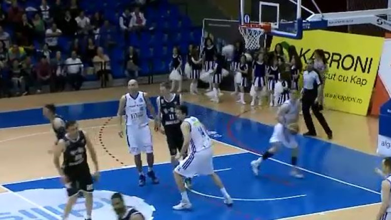 Baschet. Spectacolul se muta la Cluj Imagine