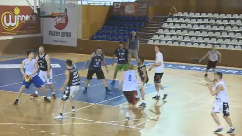 Baschet. Ultimatum din partea conducerii, pentru jucatorii echipei U Mobitelco Imagine