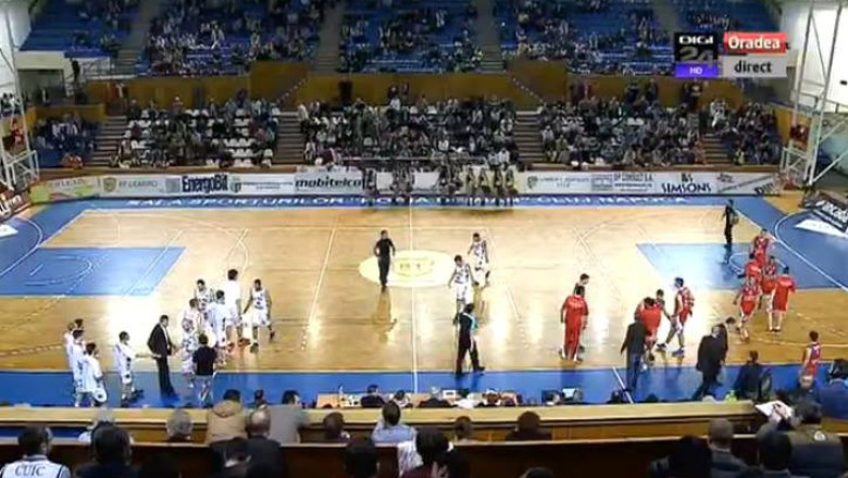 BASCHET. Victorie scapata printre degete. U Mobitelco - CSM Oradea 70-69 Imagine