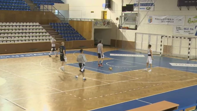 Baschetbalistii de la U Mobitelco au de recuperat 15 puncte Imagine