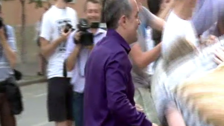 Bataie cu perne la Cluj, a participat si primarul Emil Boc Imagine