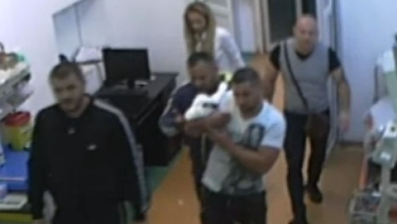 Bataie cu sabii pe strada. Scandalul s-a mutat pe holurile spitalului judetean din Timisoara Imagine