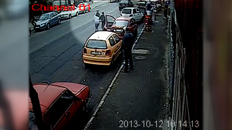 Bataie in plina strada, la Craiova. Un client a fost batut de angajatii unui magazin de baterii auto Imagine