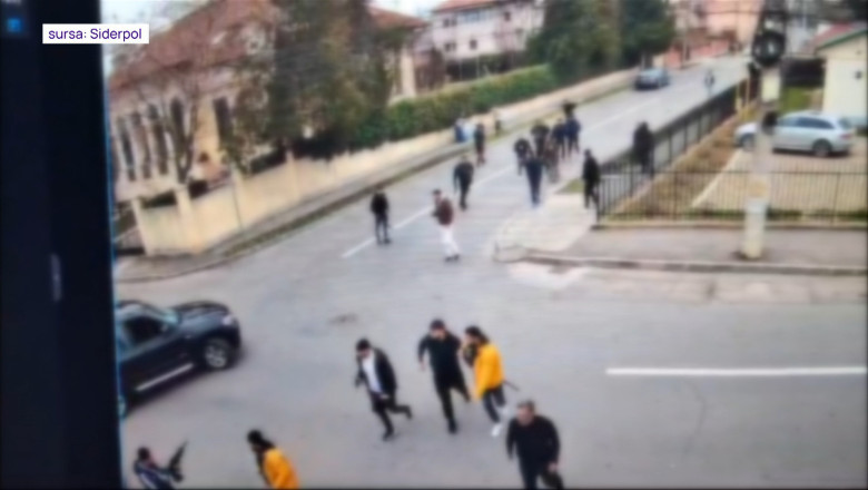 Bataie pe o strada din Ialomita: peste 25 de persoane au fost implicate. Doi oameni au murit, iar trei au ajuns la spital Imagine