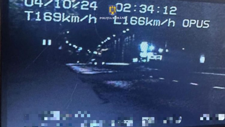 Baut si fara permis, un barbat a fost prins conducand cu 169 de km/h in localitate. A fugit de Politie si a abandonat masina Imagine