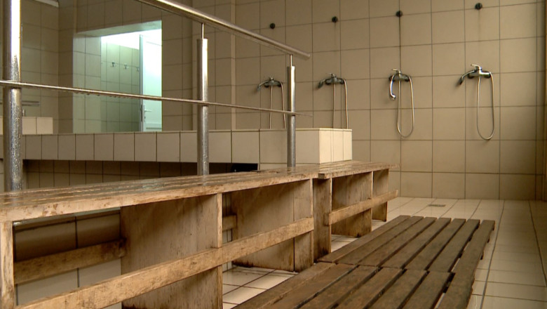 Bazinele cu sulf de la Spitalul de Recuperare, unde se trateaza zilnic 130 de pacienti, sunt aproape goale Imagine