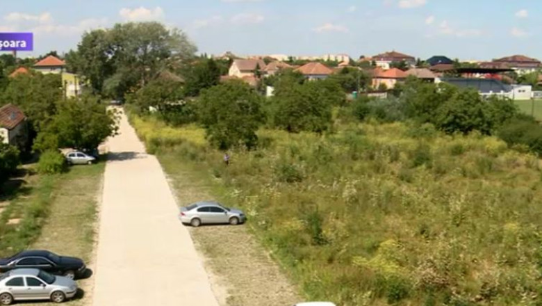 Bazinele de inot din Craiova si Timisoara, napadite de buruieni. Brasovenii inoata intr-un bazin olimpic modern Imagine