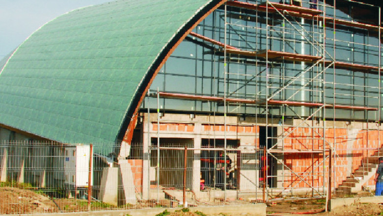 Bazinul de inot din Slobozia, un proiect blestemat  Imagine