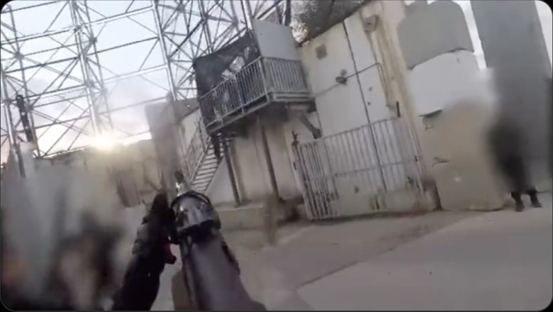 BBC: Cum a executat Hamas atacul pe care nimeni nu-l credea posibil. Bariere daramate cu buldozerul, baze cucerite pe motocicleta Imagine