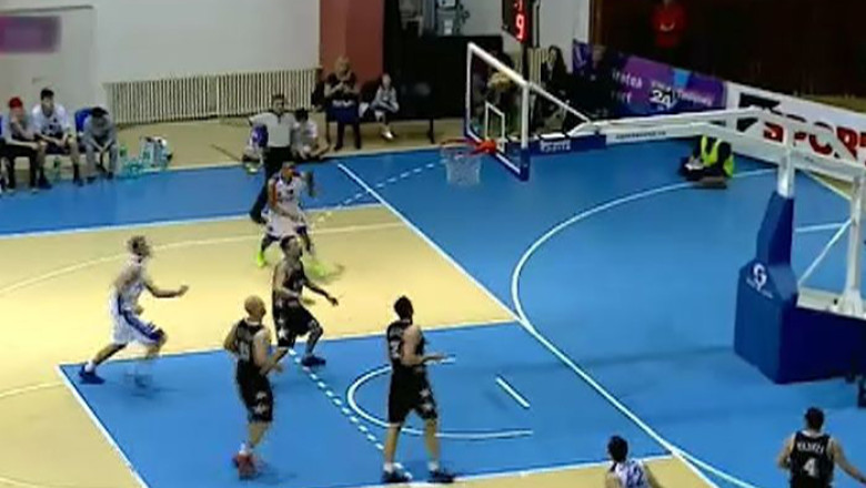 BC Timisoara s-a impus spectaculos, cu 90-77, in fata Universitatii Cluj. Play-off-ul ramane insa la fel de departe Imagine